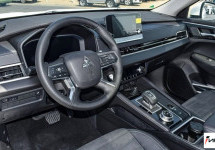 MITSUBISHI Outlander P-LINE
